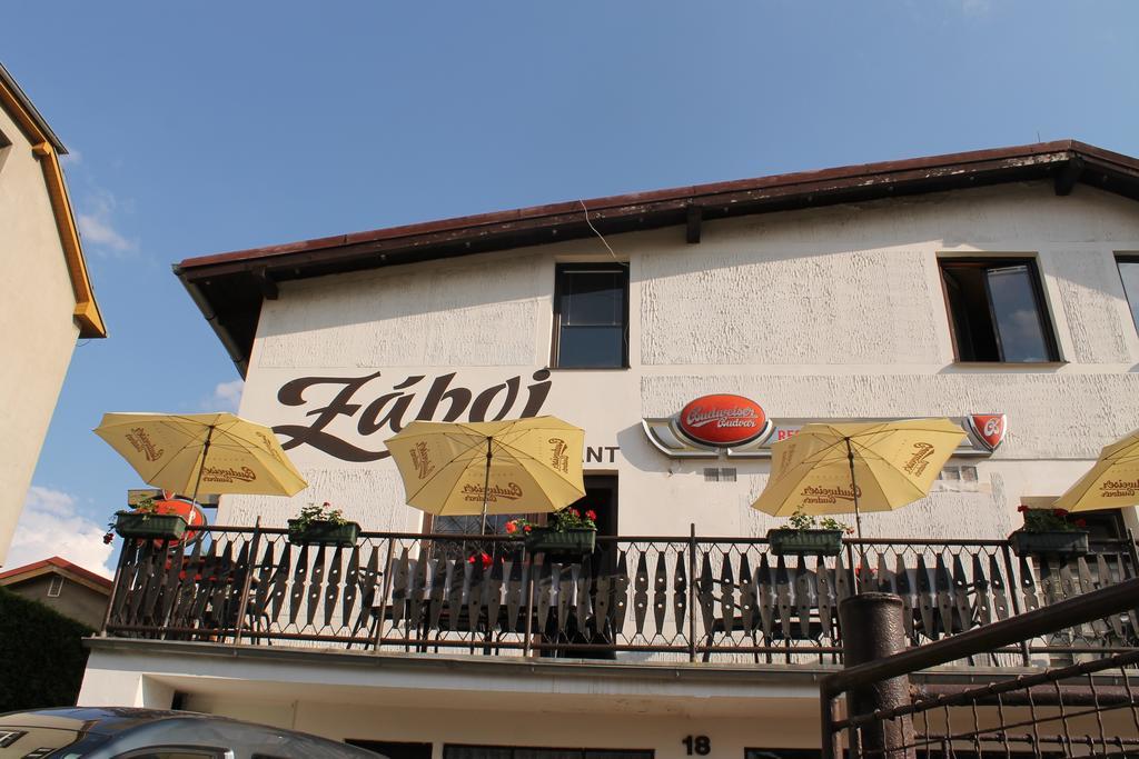 Zaboj Restaurant Hotel Карлови Вари Екстериор снимка